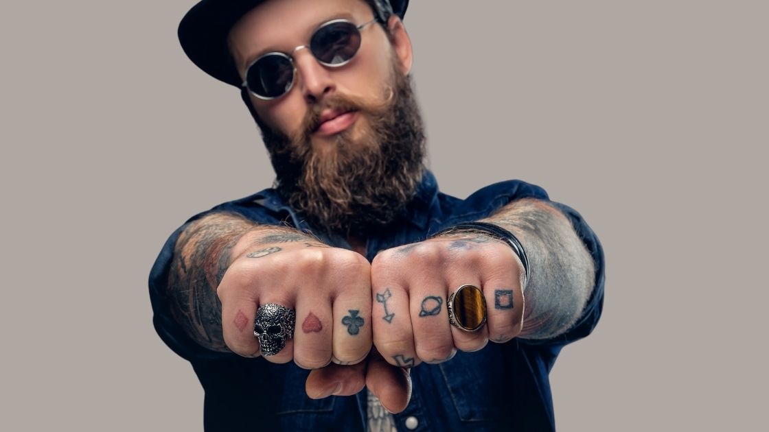 20+ Most Stunning Finger Tattoo Ideas For Men - The Dashing Man